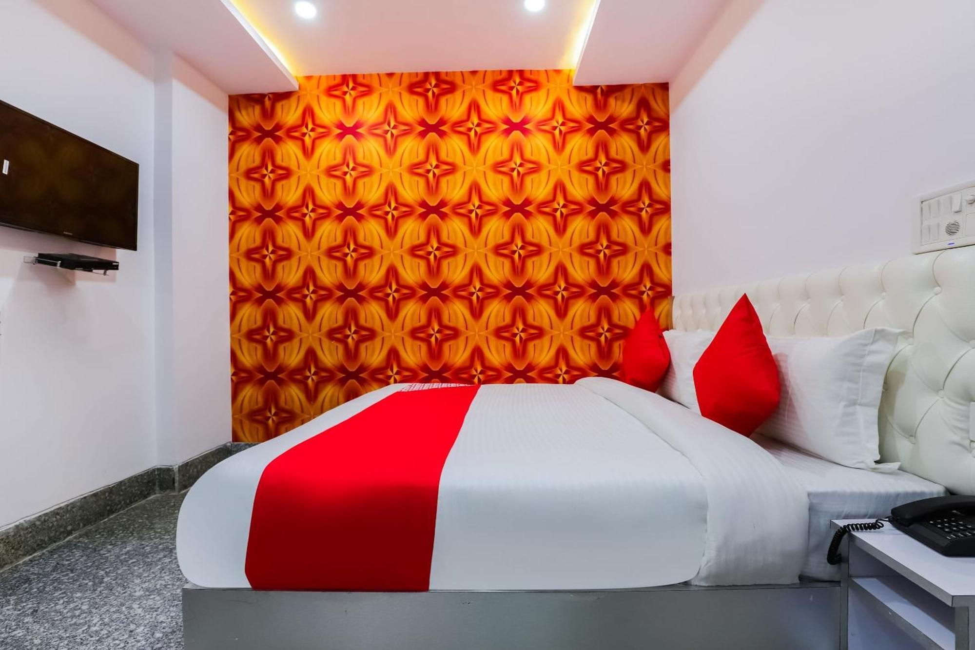 Hotel O New Tech India Delhi  Bagian luar foto