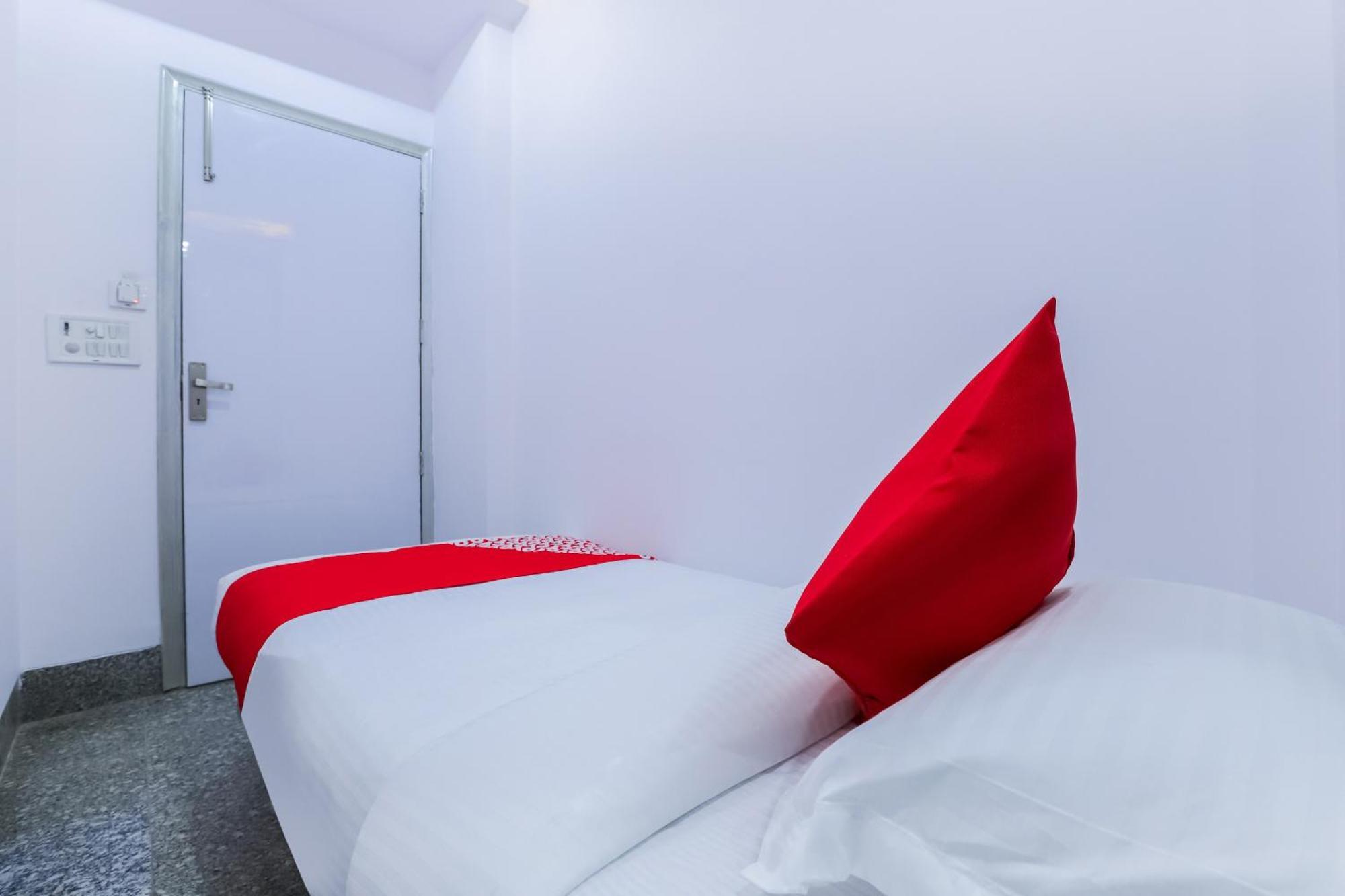 Hotel O New Tech India Delhi  Bagian luar foto