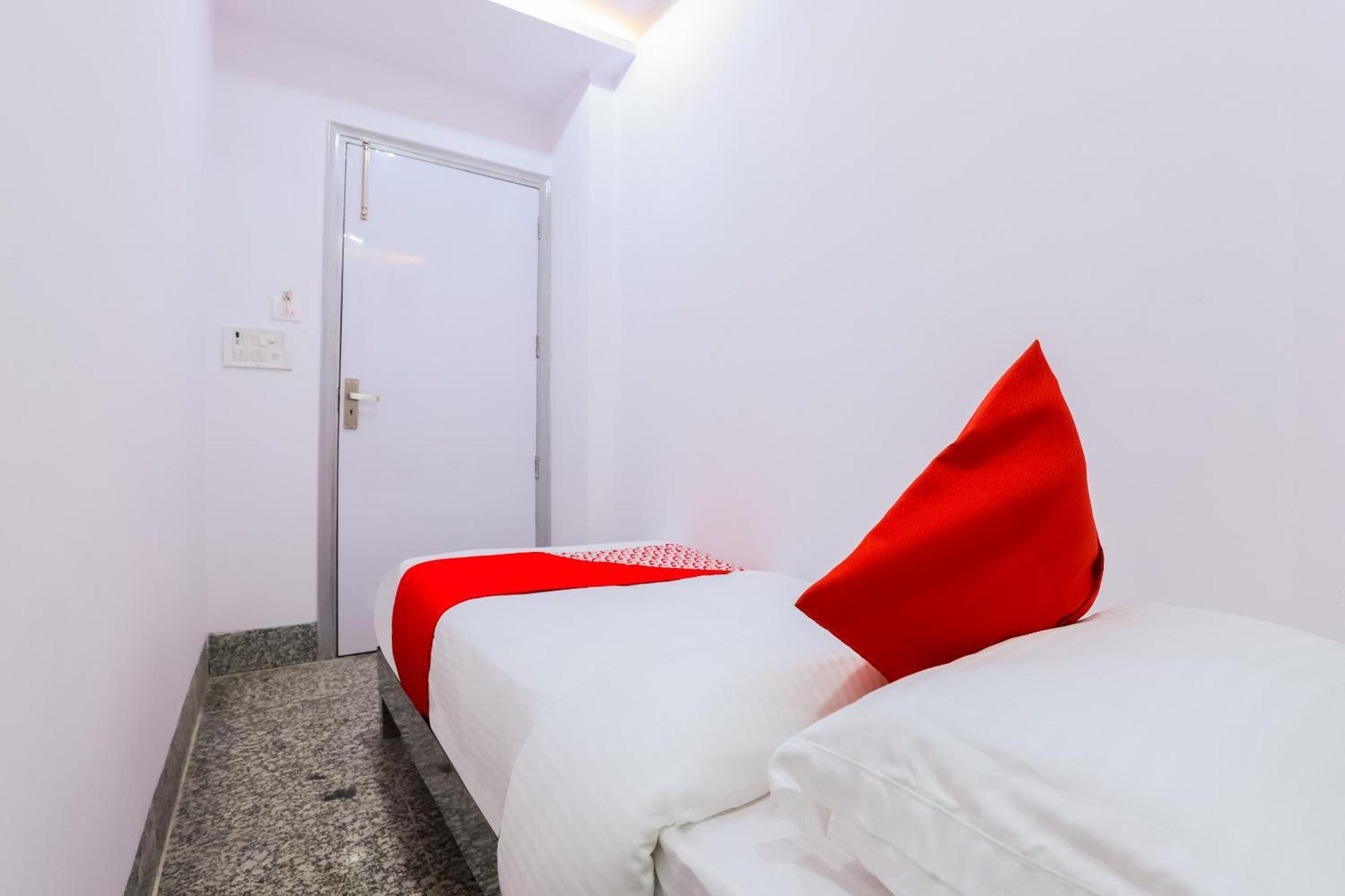 Hotel O New Tech India Delhi  Bagian luar foto